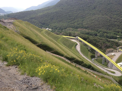 MONITORING THE RESTORATION OF NATURAL VEGETATION ON A LANDFILL SITE